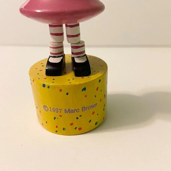 Vintage 1997 Marc Brown Arthur Sister DW  Push Puppet Wooden Figure - Picture 2 of 9